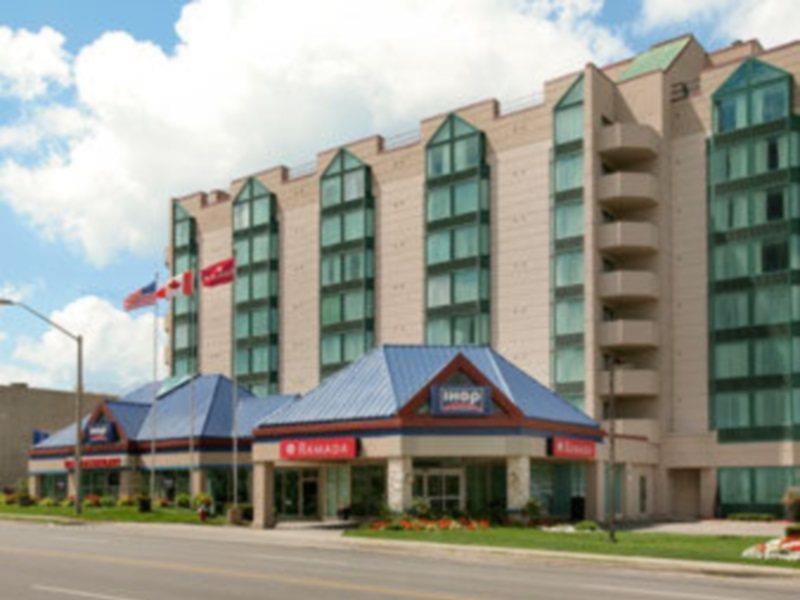 Ramada By Wyndham Niagara Falls/Fallsview Exterior foto