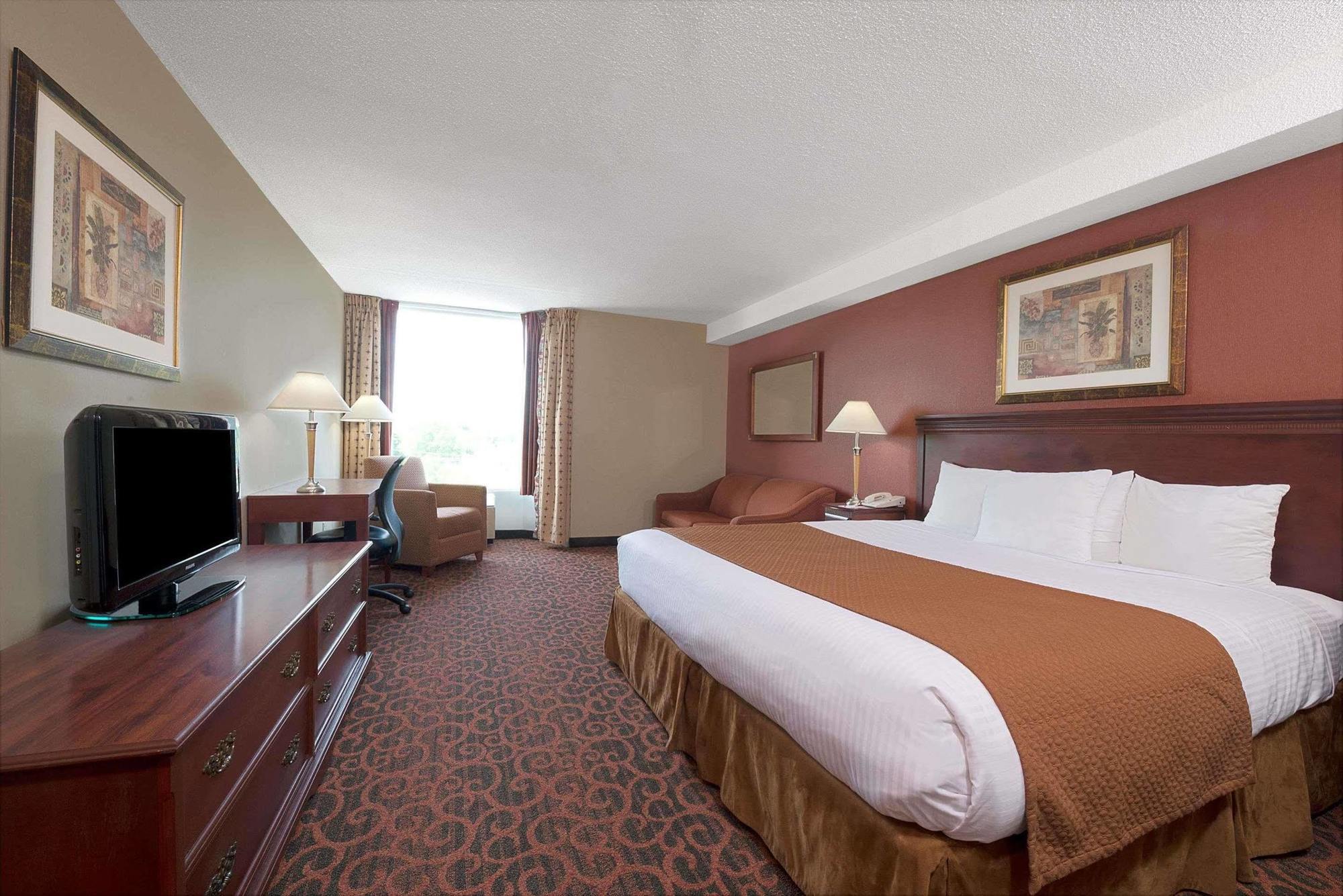 Ramada By Wyndham Niagara Falls/Fallsview Exterior foto